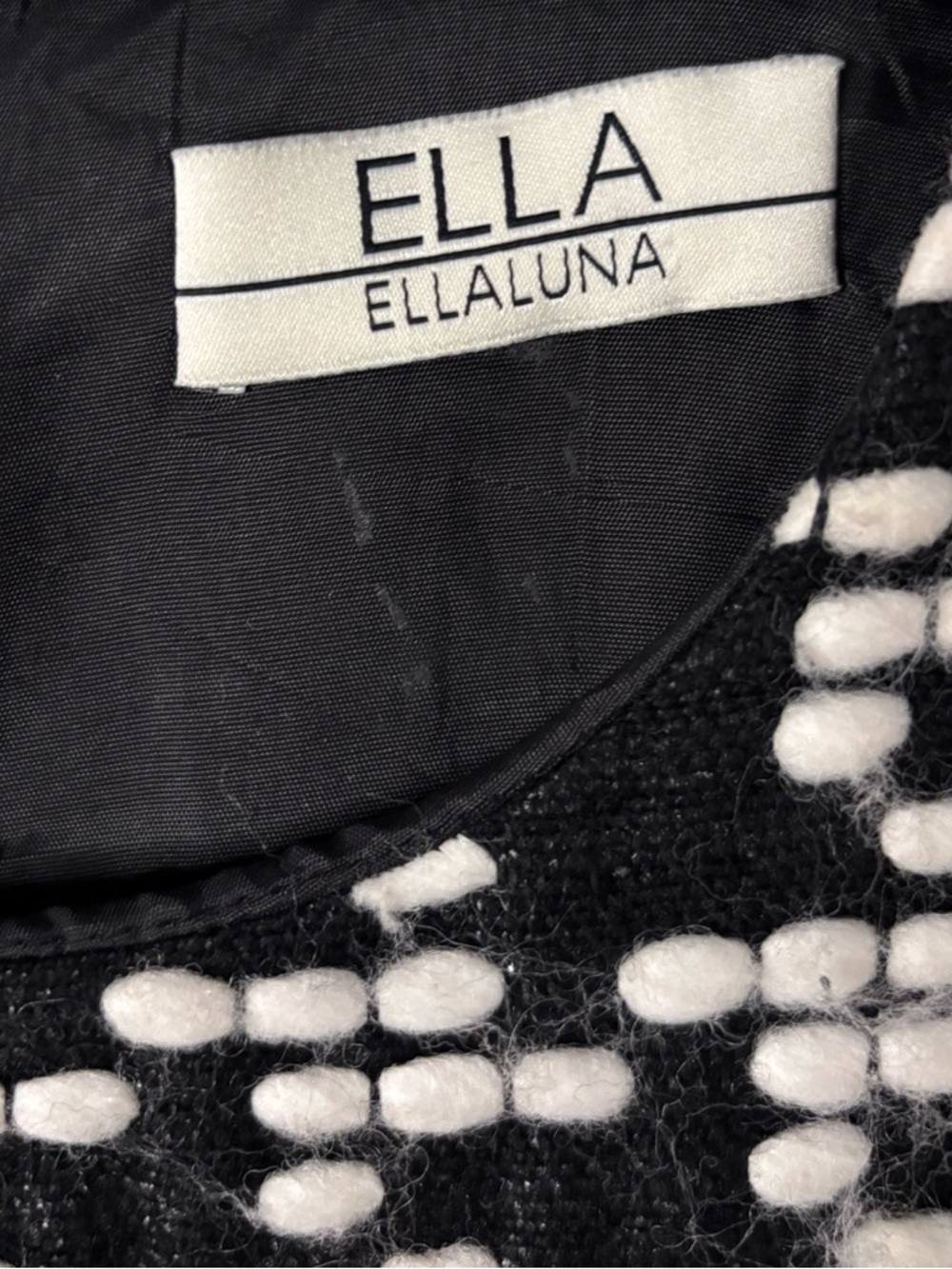 Ella Luna Black and White Patterned Sleeveless Dress with Gold Band - Picture 3 of 7